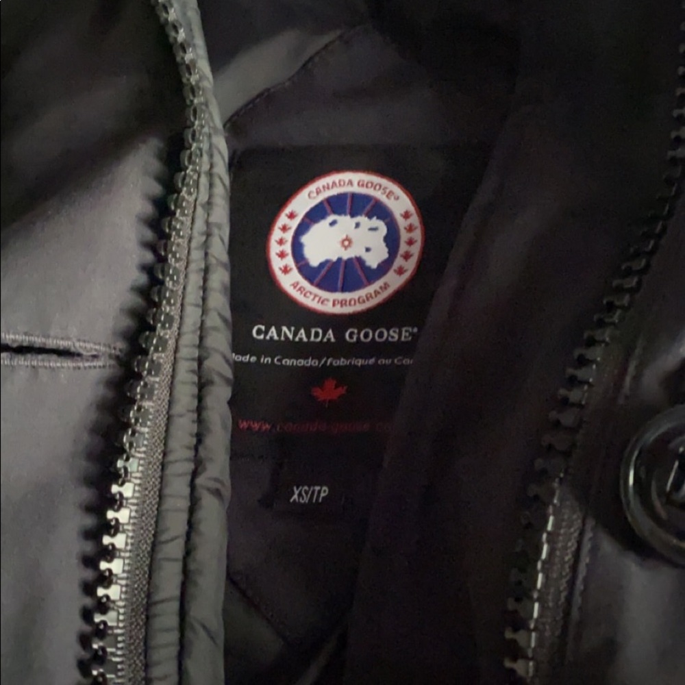 Authentic Canada Goose Jacket - Picture 4 of 6